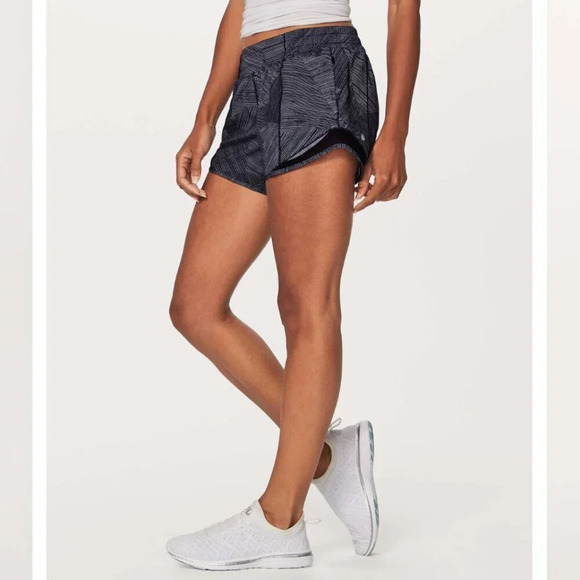 Lululemon Hotty Hot Short II 4" Etch Hail Midnight Navy  Size 8 Tall - Picture 4 of 9